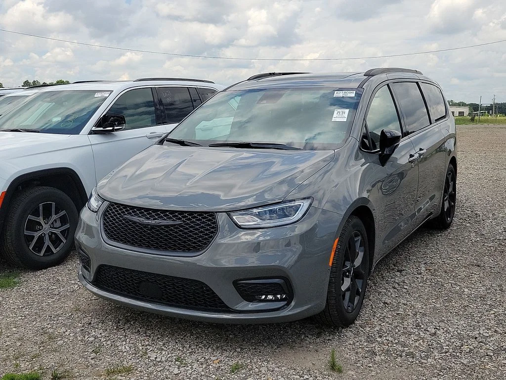 Vehicle Image 2