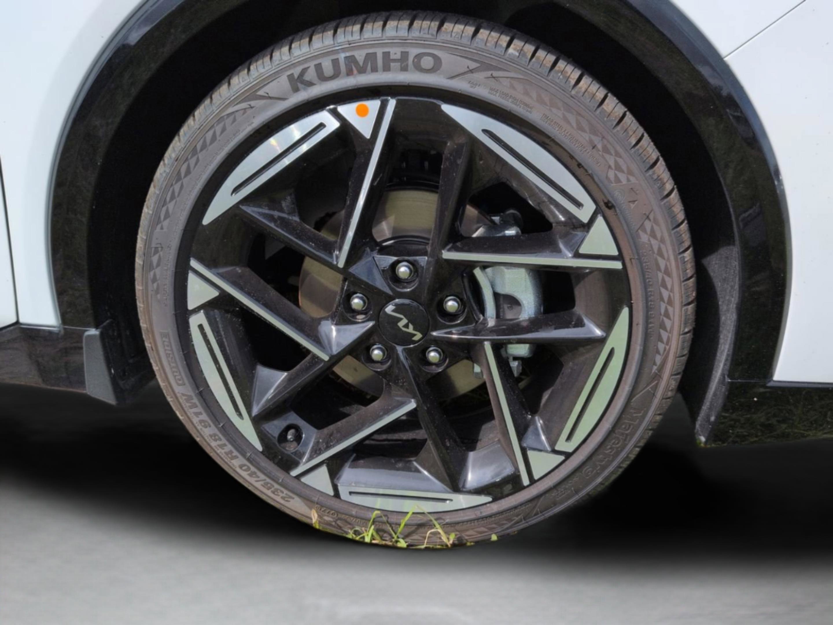 New 2026 Snow White Pearl Kia GT-Line image 29