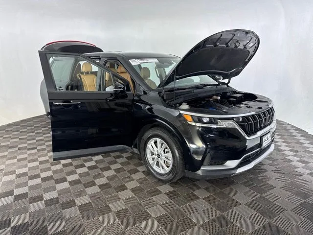 Used 2023 Black Kia LX Seat Package image 14
