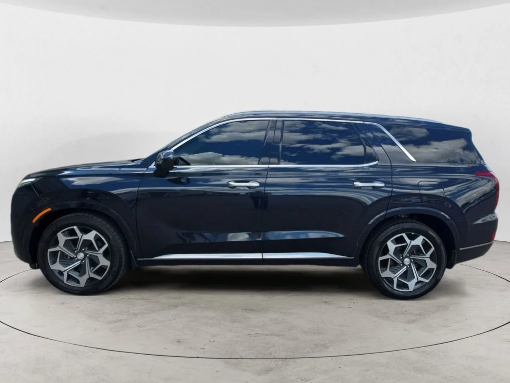 Used 2022 White Hyundai Calligraphy image 2