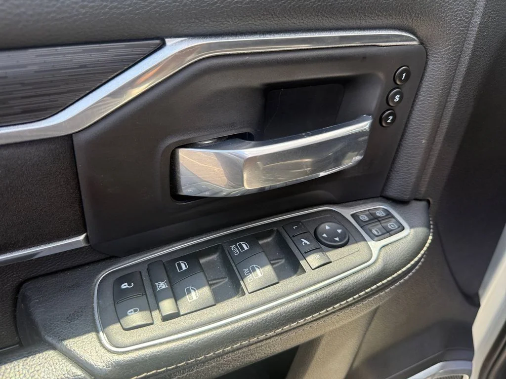 Used 2023 White Ram Laramie image 31