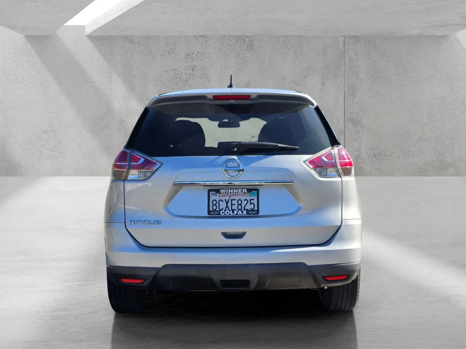 Used 2016  Nissan SV image 5
