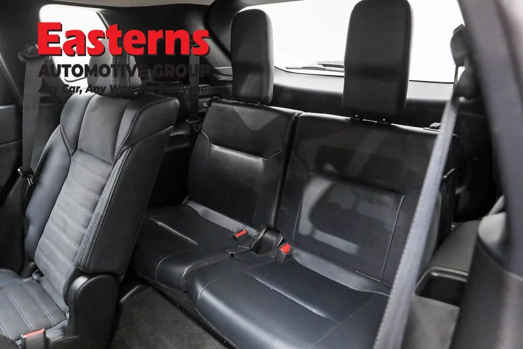 Used 2023 Black Mitsubishi SE image 24