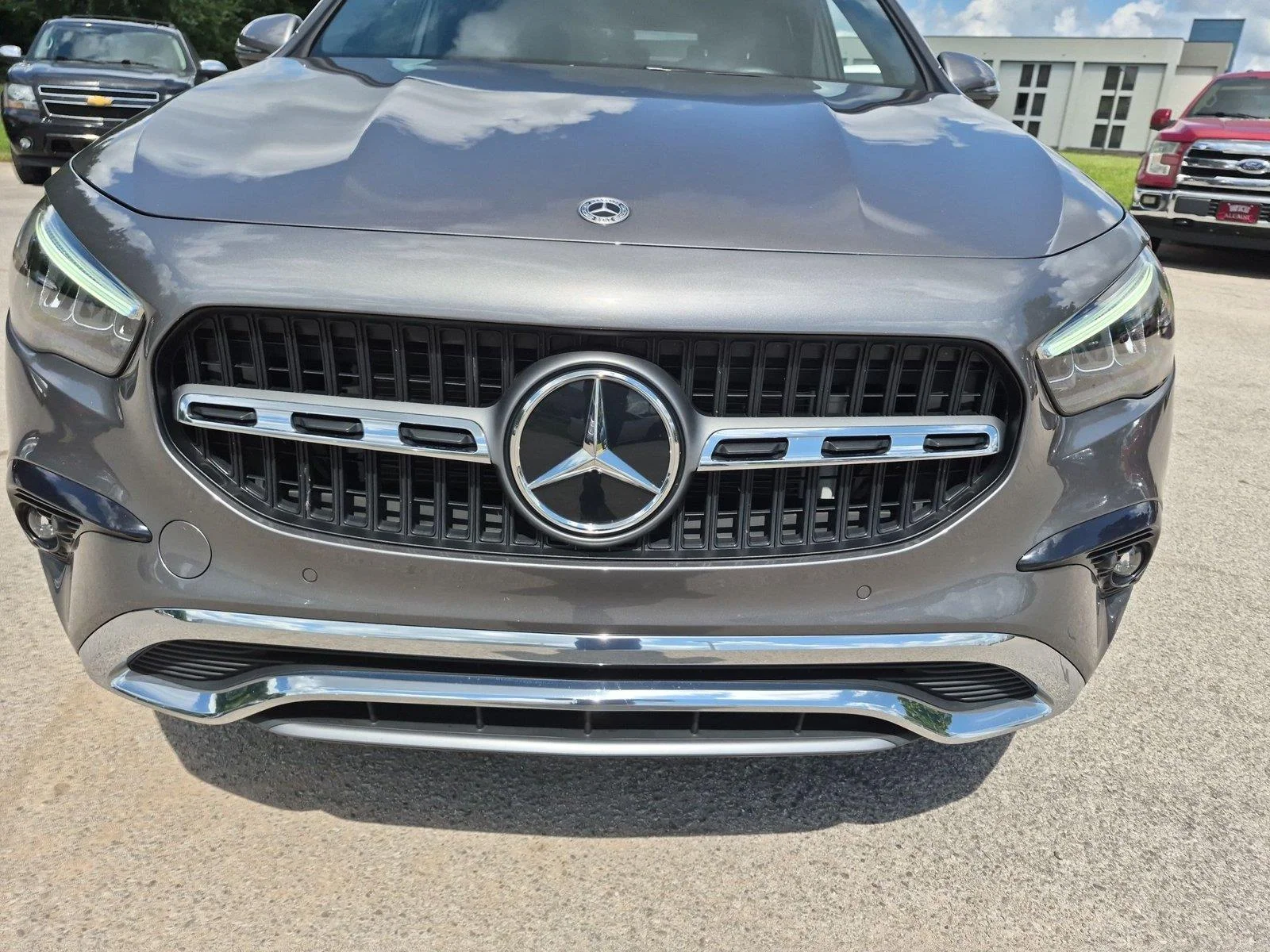 Used 2025 Mountain Grey Metallic Mercedes-Benz GLA 250 image 14