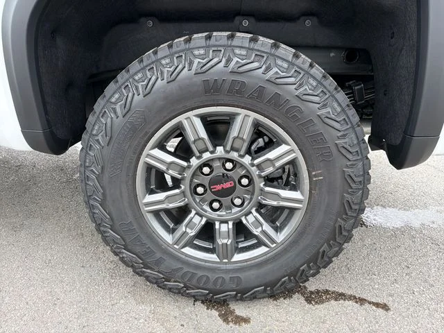 New 2026 White GMC AT4X image 26