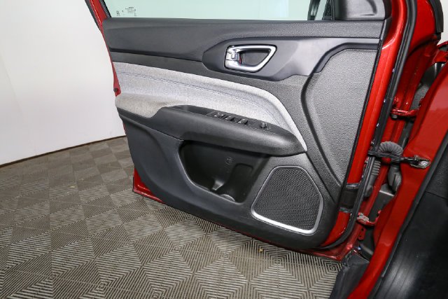 Used 2024 Red Jeep Latitude image 34