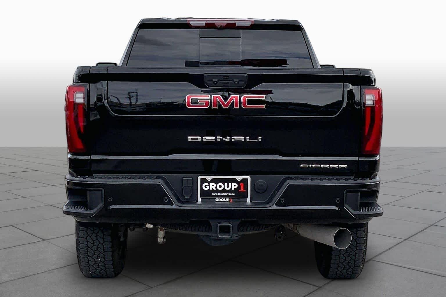 Used 2025 Onyx Black GMC Denali image 5