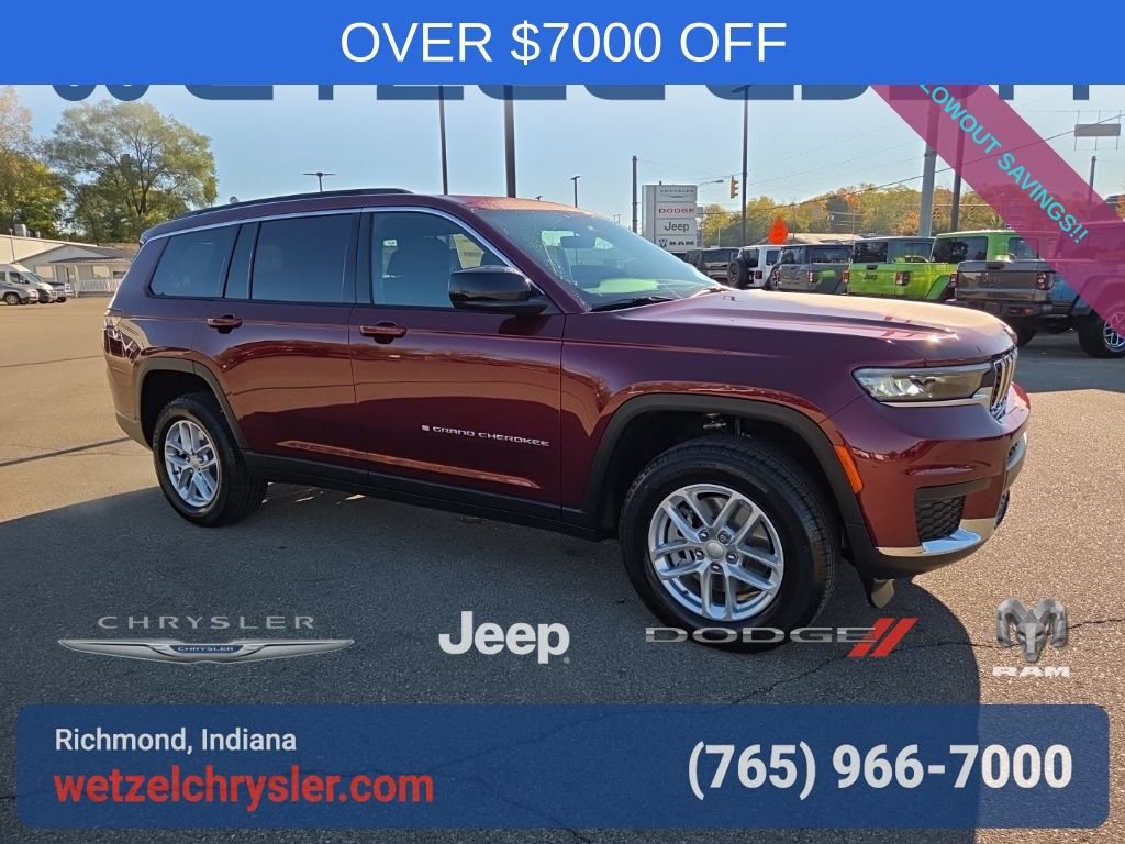 New 2025 Velvet Red Pearl-Coat Exterior Paint Jeep Laredo image 1