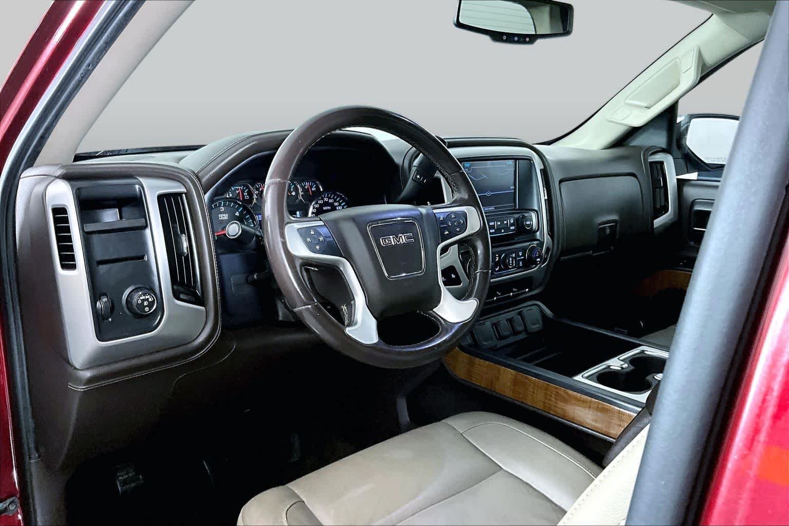 Used 2017 CRIMSON RED TINTCOAT GMC SLT image 16