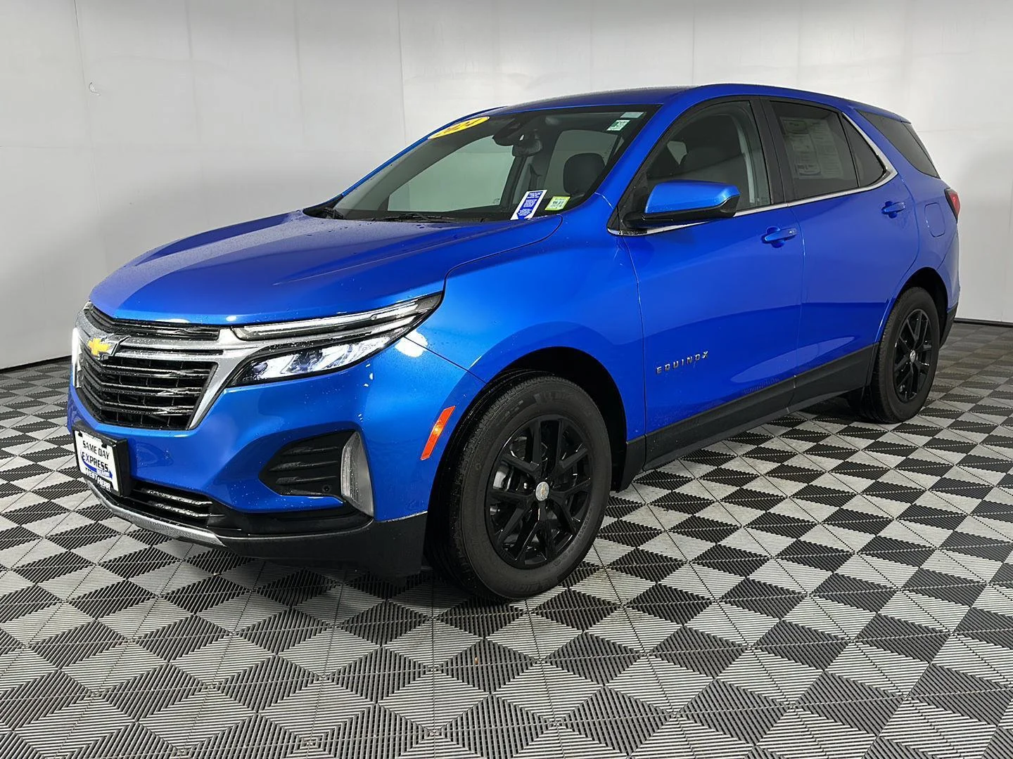 Used 2024 Riptide Blue Chevrolet LT image 3