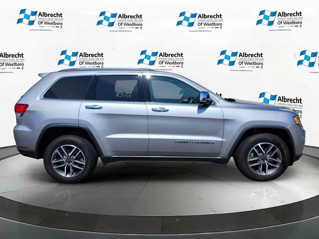 Used 2020 Silver Jeep Limited image 6