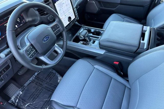 2025 Ford F-150 Lightning Lariat - Photo 10