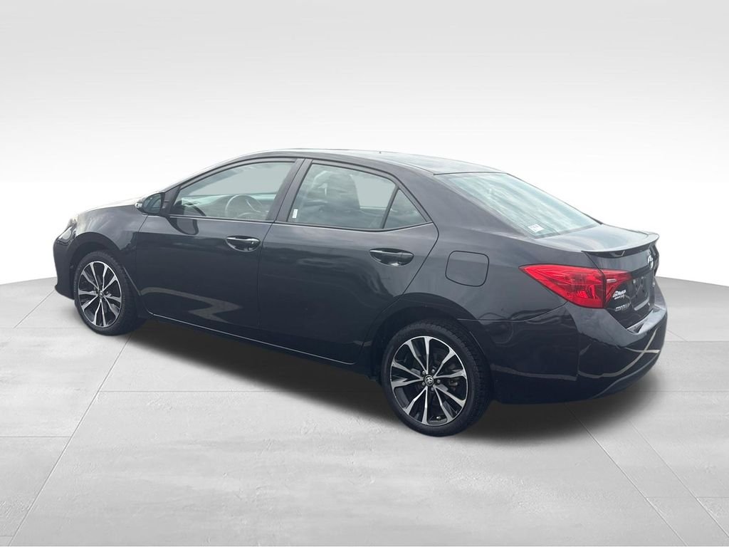 Used 2017 Black Toyota L image 3