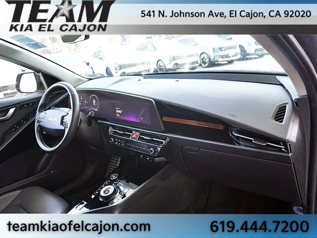 Used 2023 Gray Kia Wave image 10