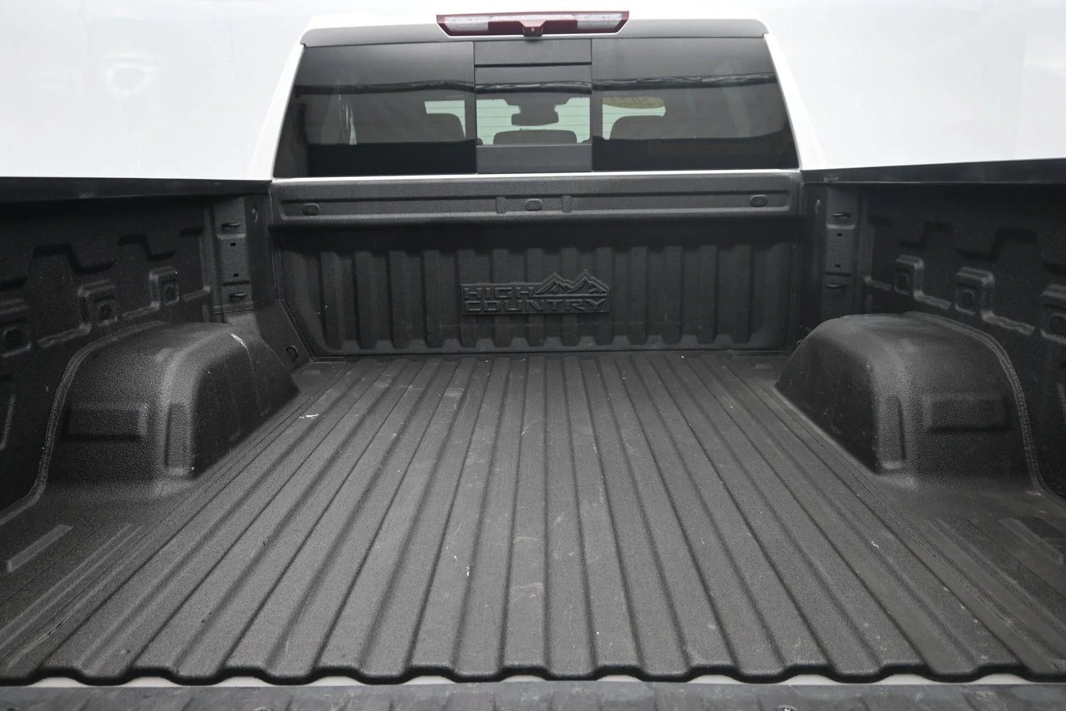 Used 2023 Iridescent Pearl Tricoat Chevrolet High Country image 19