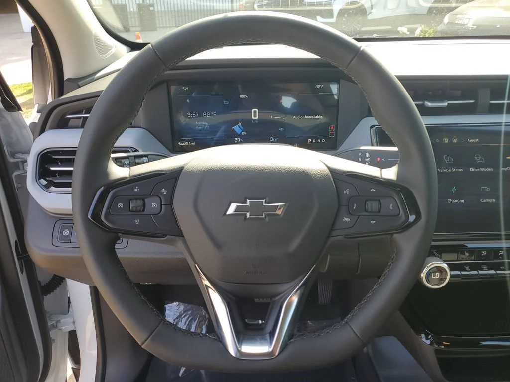 New 2027 Summit White Chevrolet LT image 25