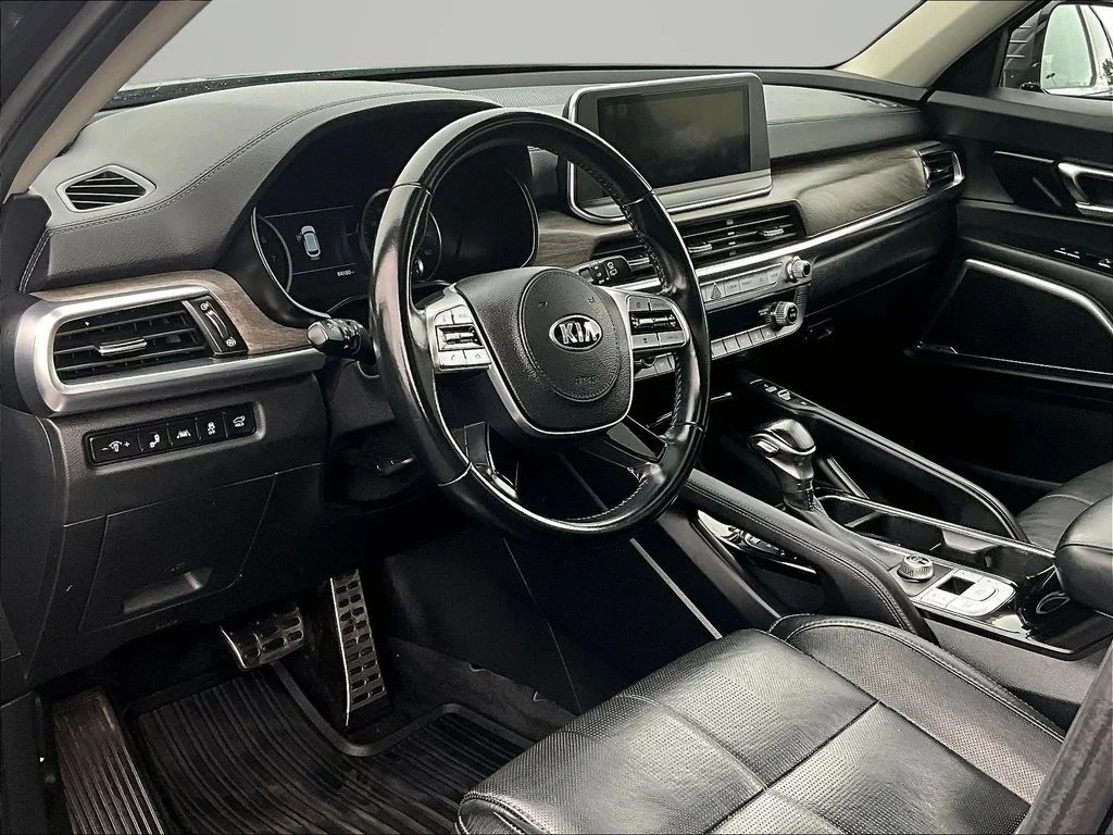 Used 2020 Gray Kia SX image 14