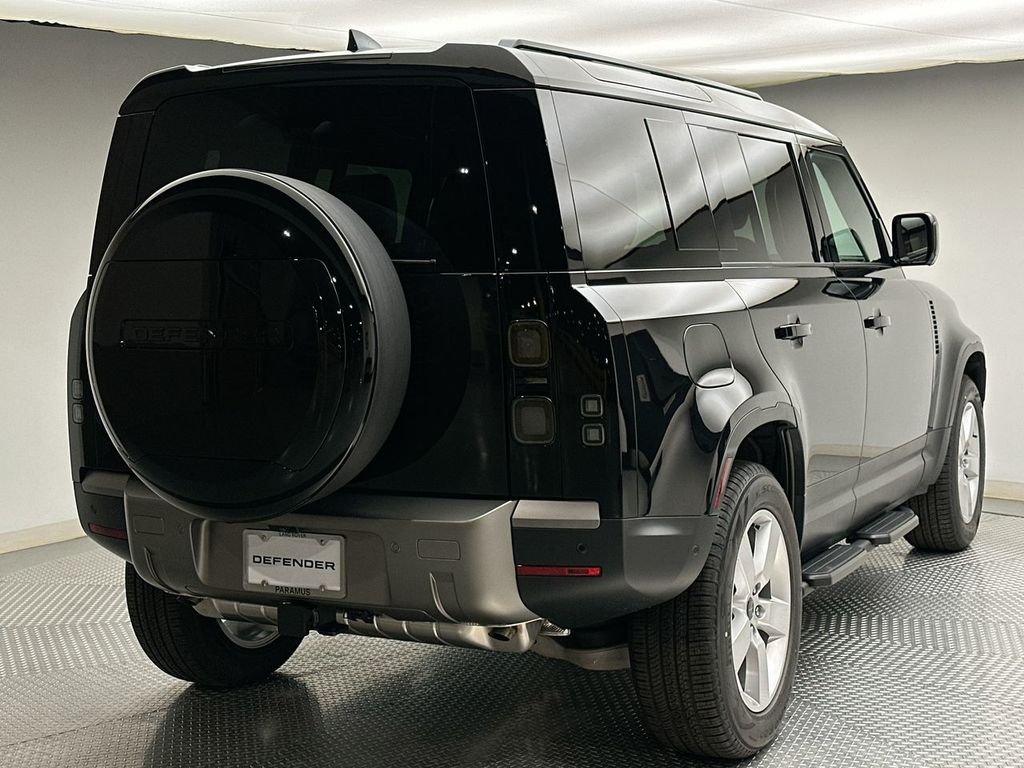 New 2026 Santorini Black Land Rover S image 3