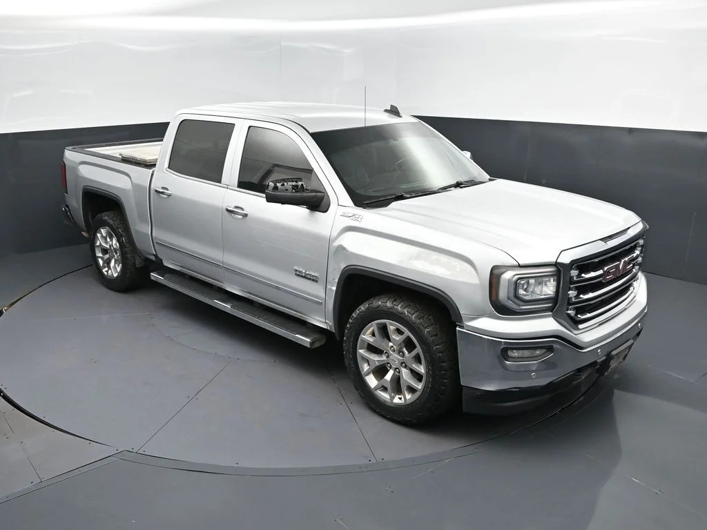2018 GMC Sierra 4WD Crew Cab Short Box SLT's photo