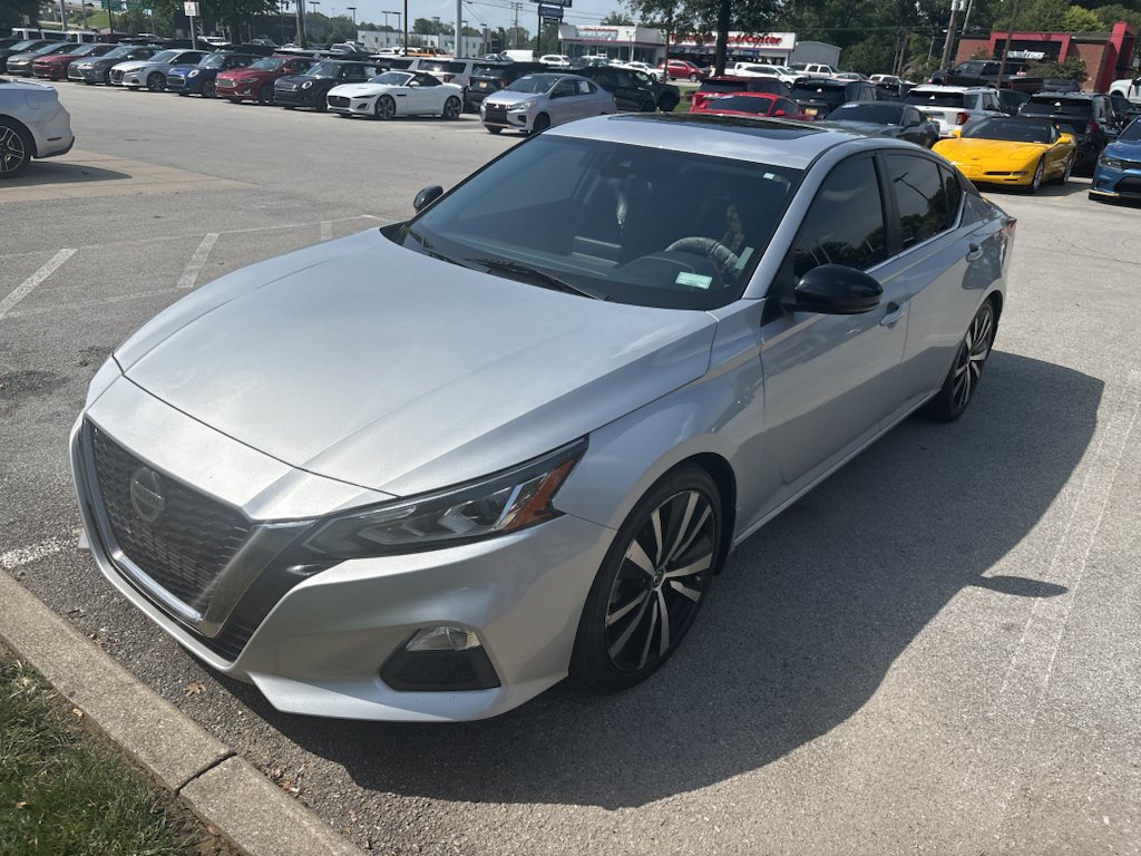 Used 2021 Brilliant Silver Metallic Nissan 2.0 SR image 2
