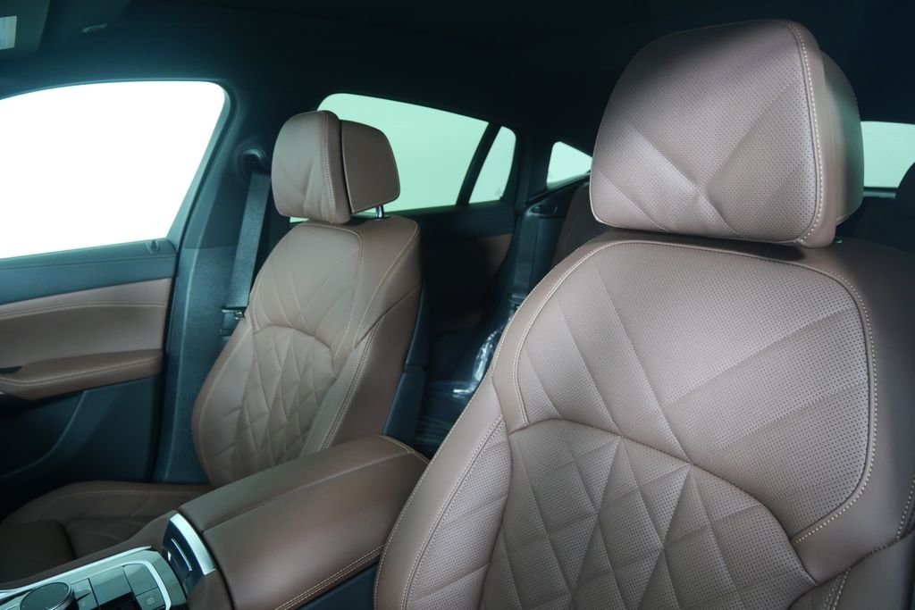 New 2027 Black Sapphire Metallic BMW xDrive40i image 10