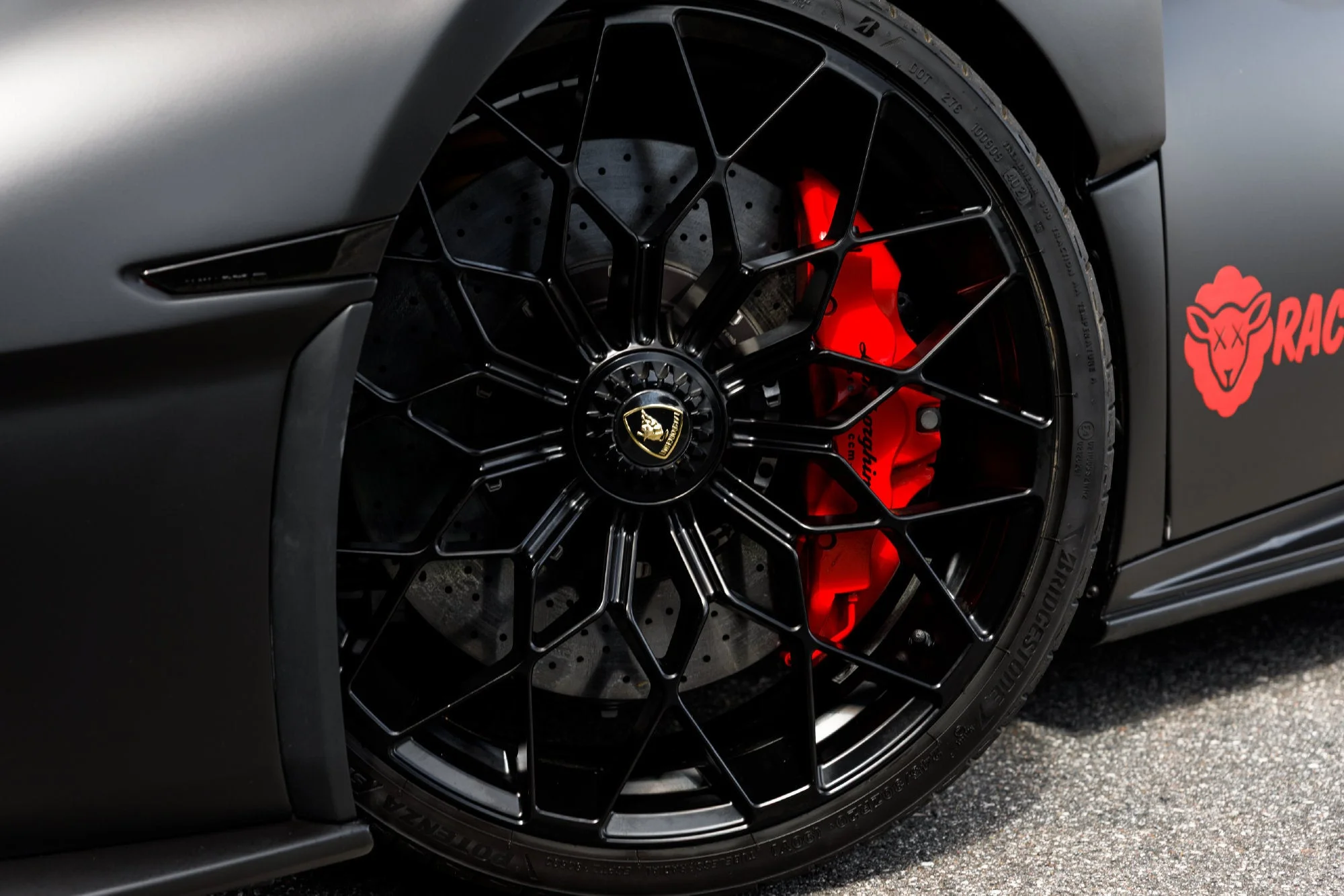Used 2021  Lamborghini Base image 12