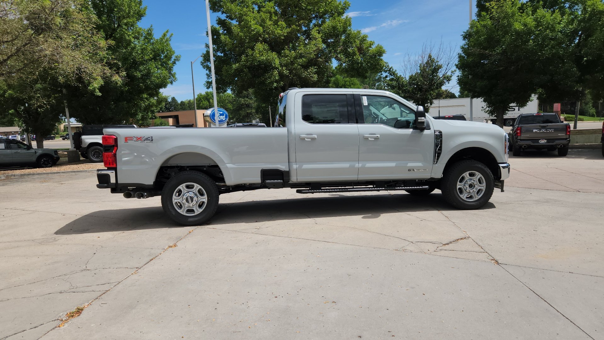 New 2026 Avalanche Ford XLT image 8