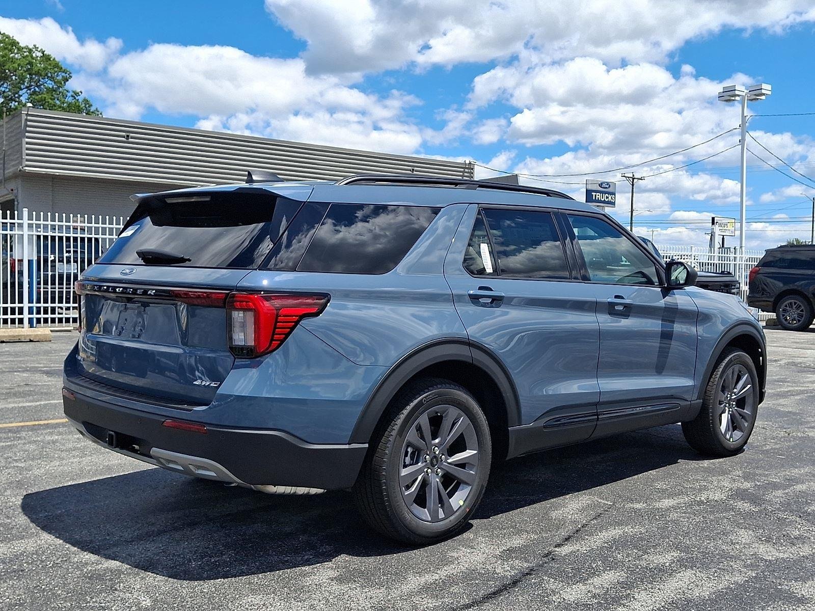 New 2026 Vapor Blue Metallic Ford Active image 4