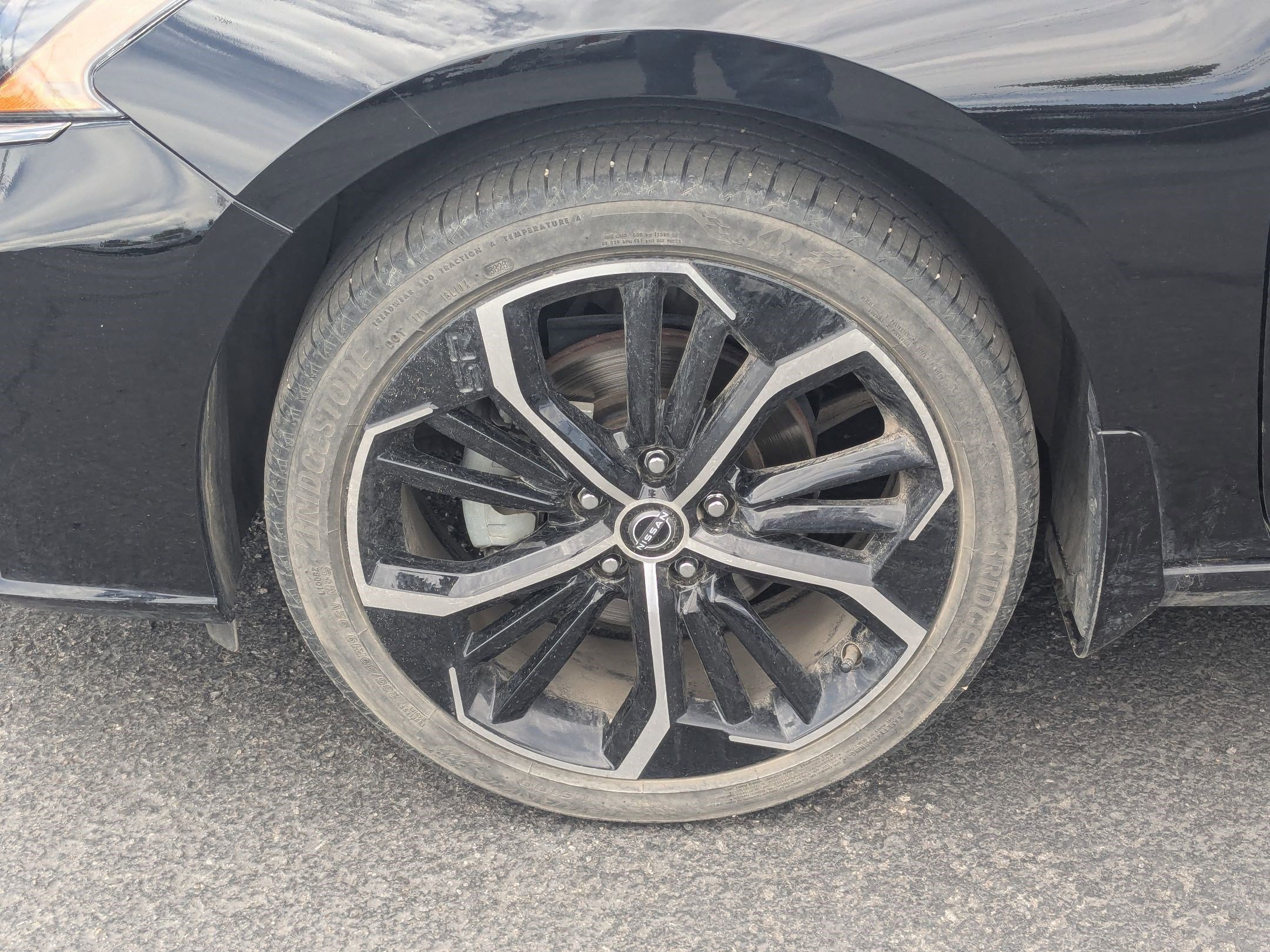 Used 2024 Super Black Nissan 2.5 SR image 13
