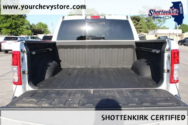 Used 2022 White Ram Big Horn/Lone Star image 5