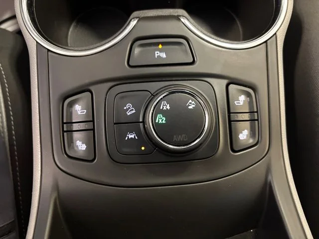 Used 2022 Black GMC SLT image 22
