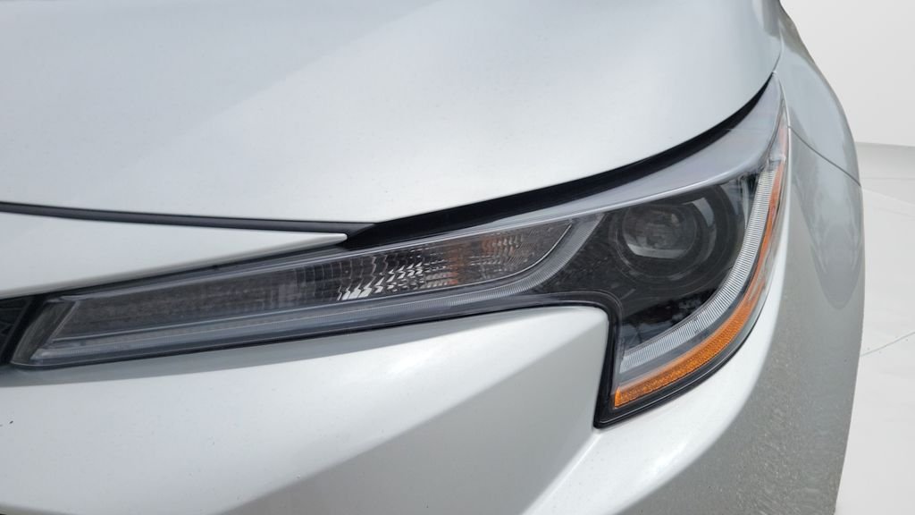 Certified Used 2025 Silver Toyota LE image 24