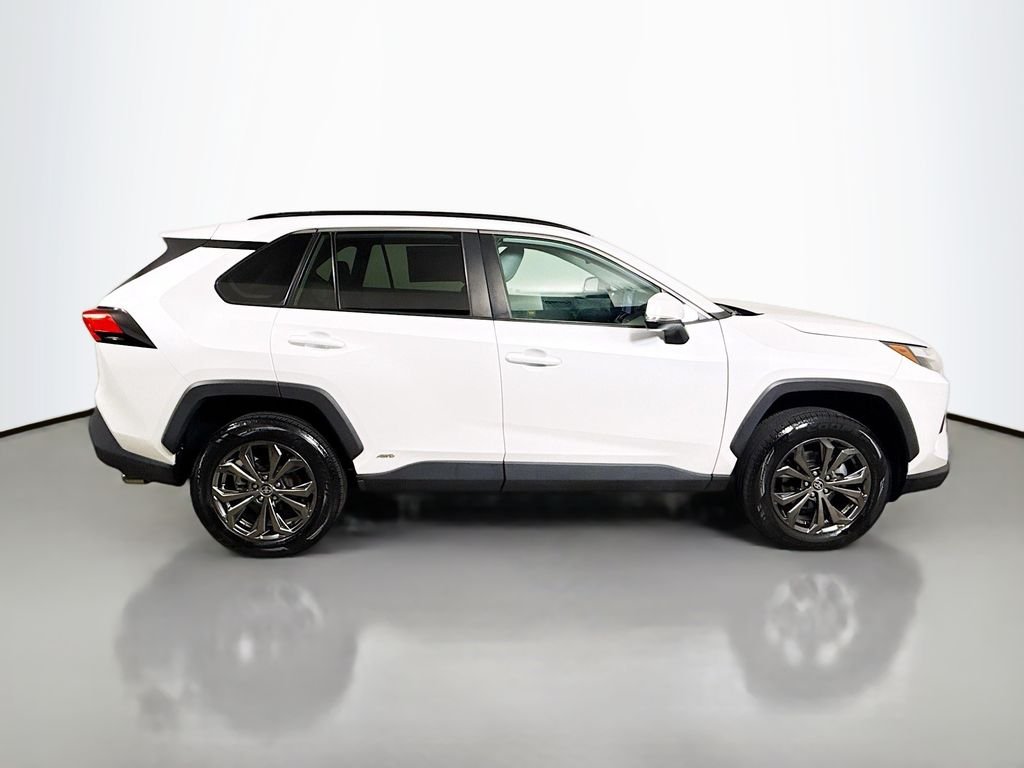 Used 2024 Wind Chill Pearl Toyota Hybrid XLE Premium image 8