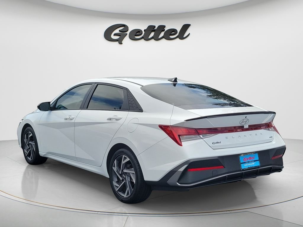 2025 Hyundai Elantra Blue - Photo 7