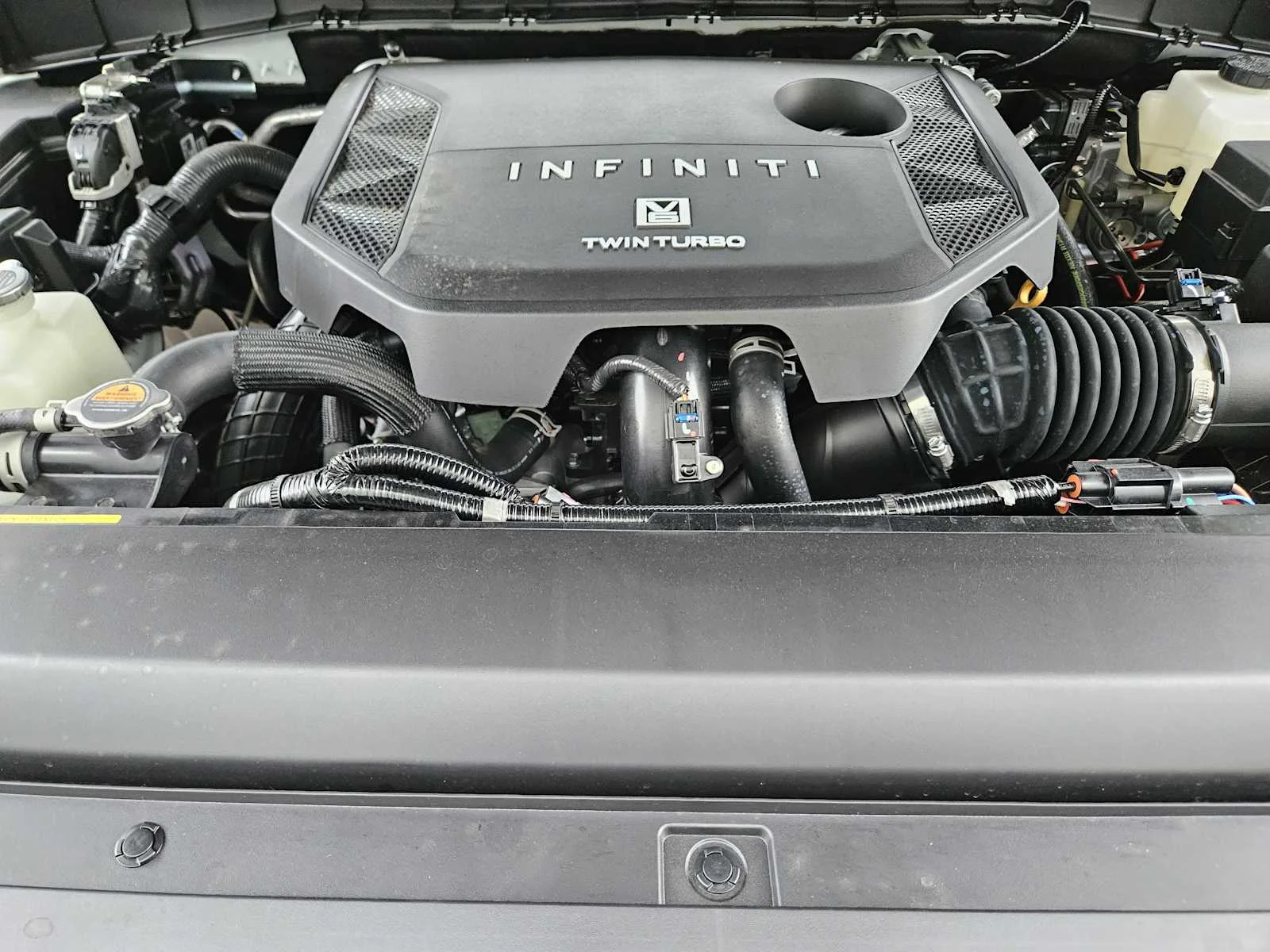 New 2026 RADIANT WHITE INFINITI Luxe 2WD image 23