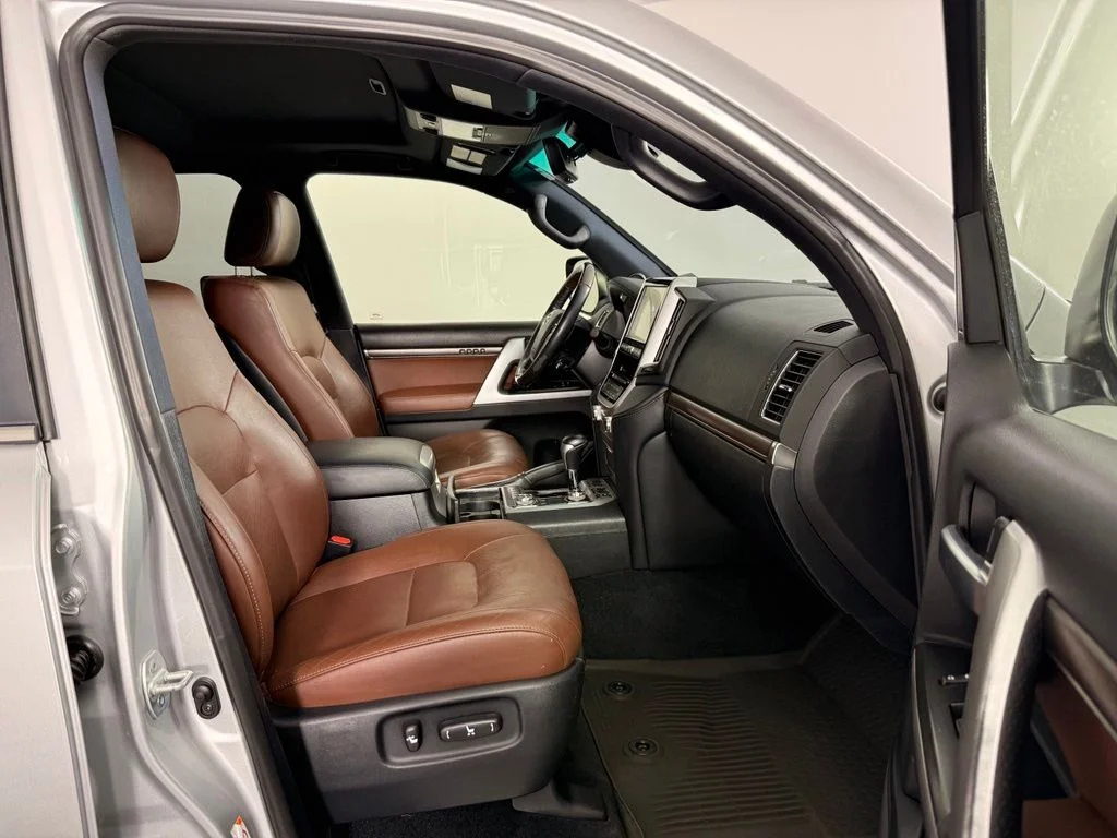 Used 2016 Silver Toyota Base image 20