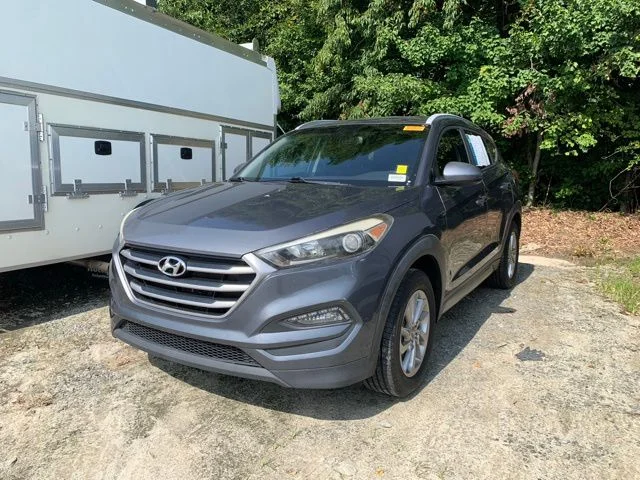 Used 2017 Coliseum Grey Hyundai SE image 4