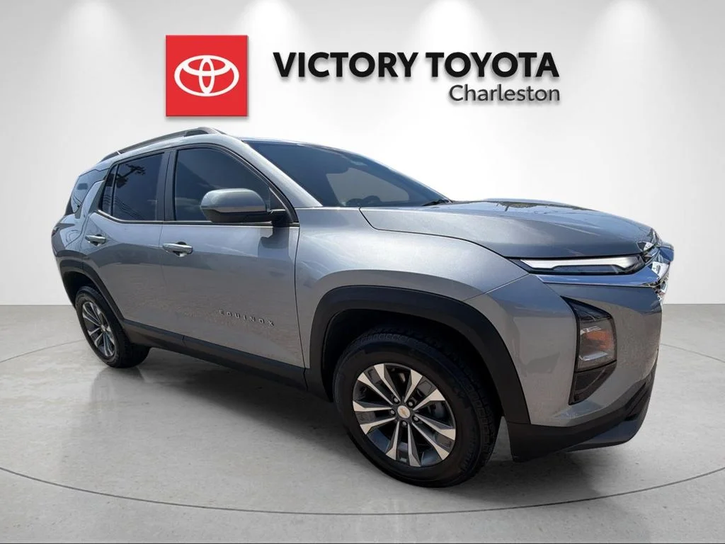Used 2025 Gray Chevrolet LT image 5
