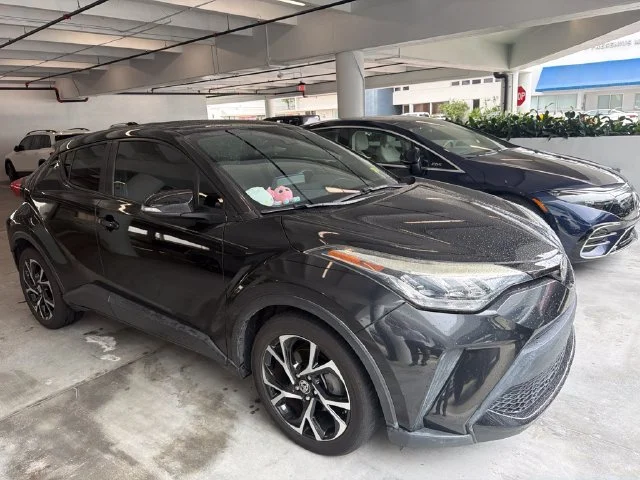 Used 2021 Black Toyota XLE image 3