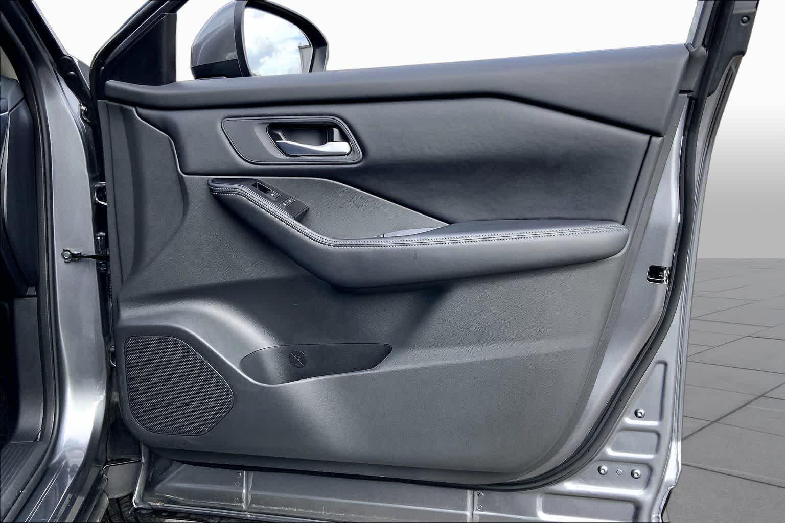 Used 2025 Gun Metallic Nissan SV image 22