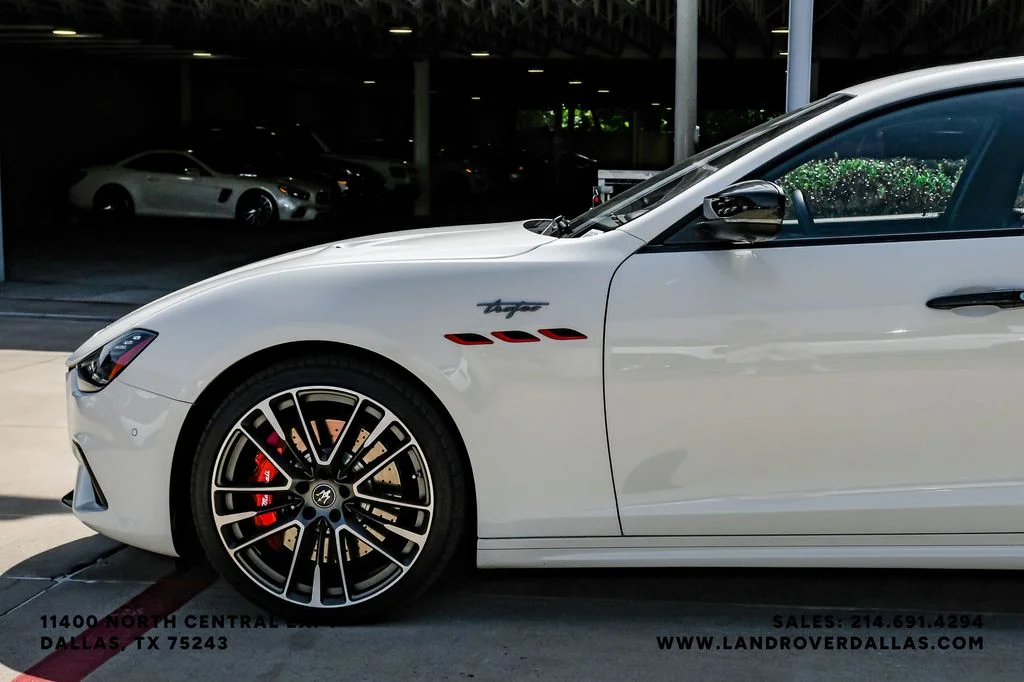 Used 2023 White Maserati Trofeo image 10