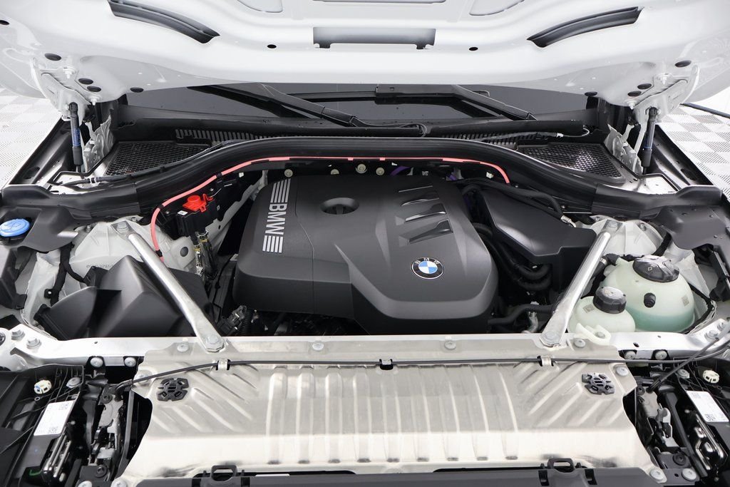 Used 2026 White Metallic BMW 30 xDrive image 9