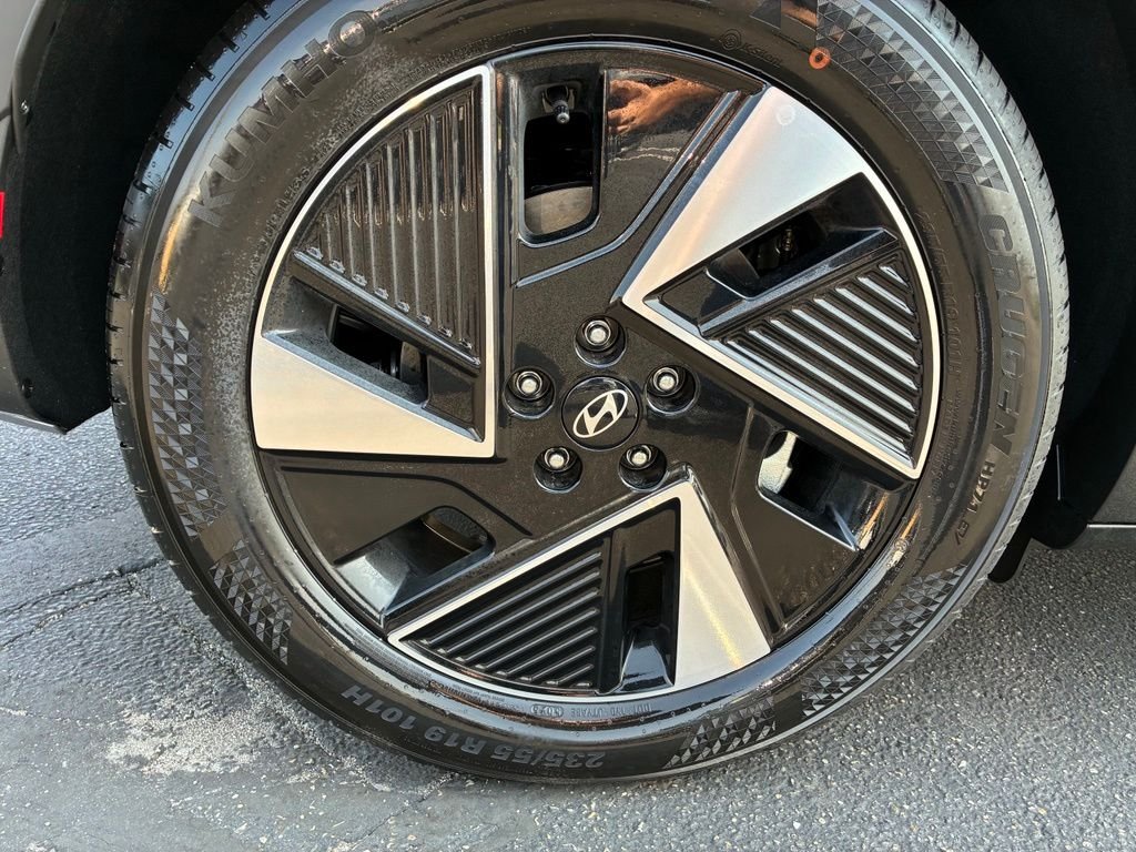 New 2026 Green Hyundai SE Standard Range image 9