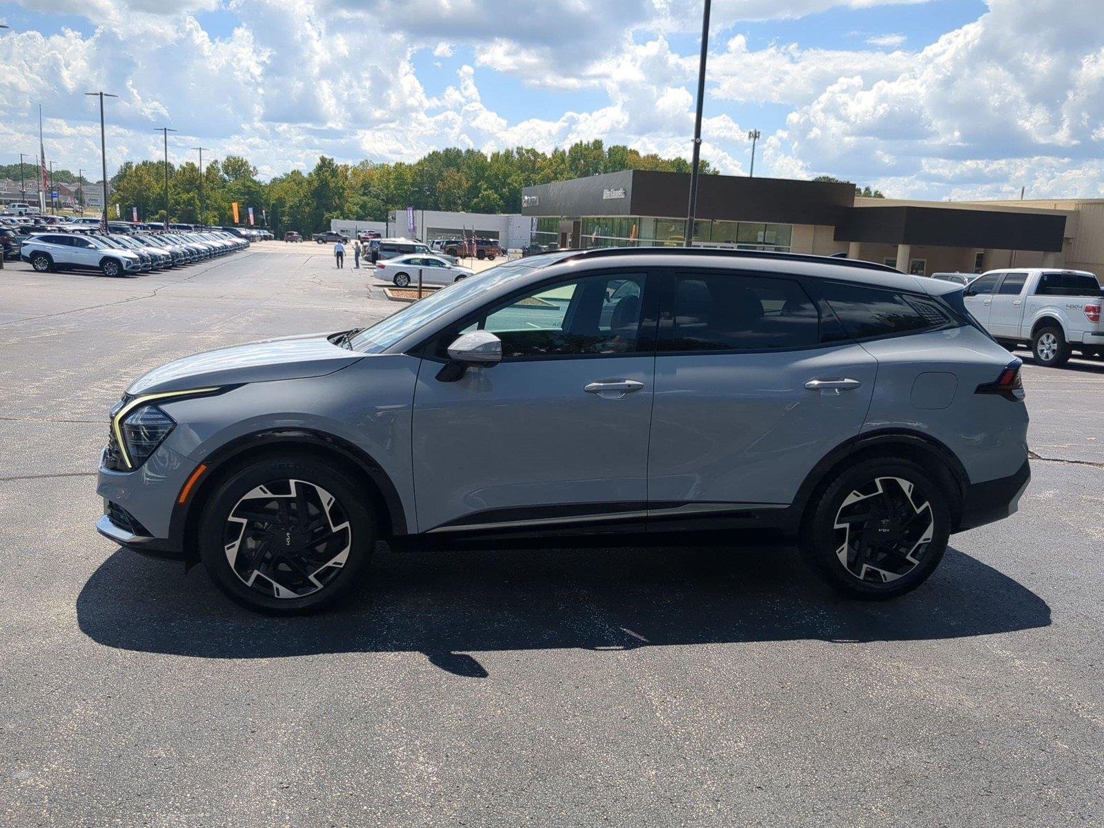 Used 2024 Wolf Gray Kia SX-Prestige image 5