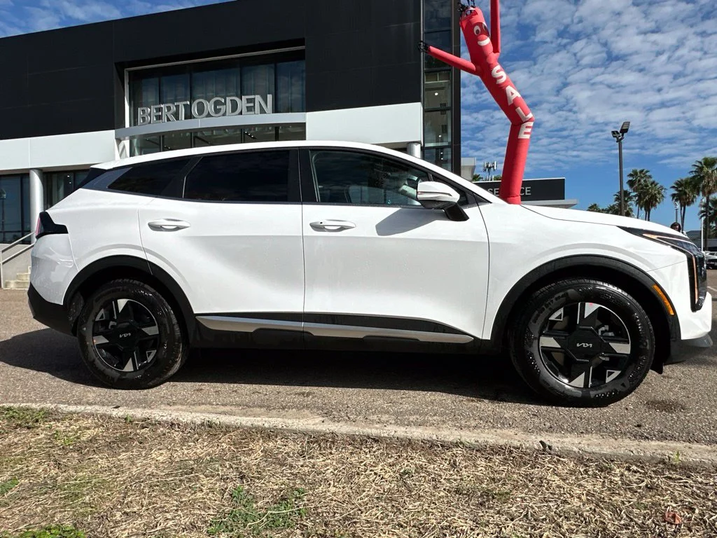 New 2027 White Kia LX image 3