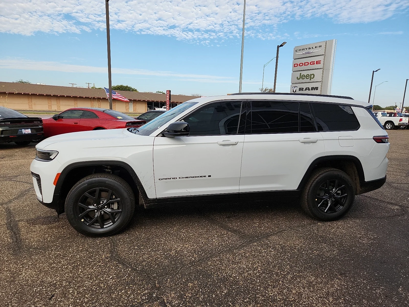 New 2027 White Jeep LAREDO 4X4 image 2