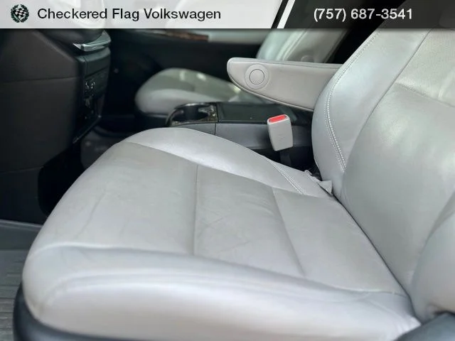 Used 2019 Celestial Silver Metallic Toyota Limited Premium 7 Passenger image 21