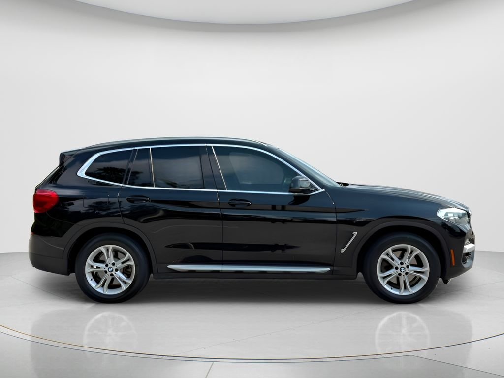 Used 2019 Black BMW sDrive30i image 4