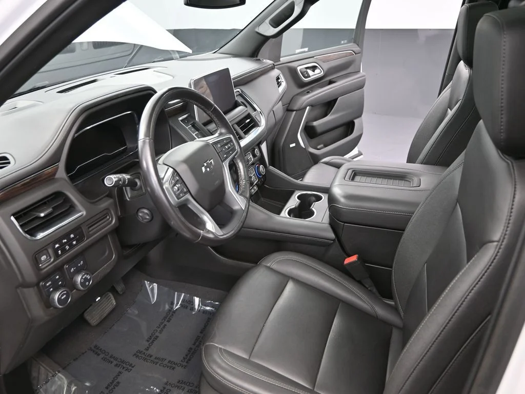 Used 2023 White Chevrolet Z71 image 27