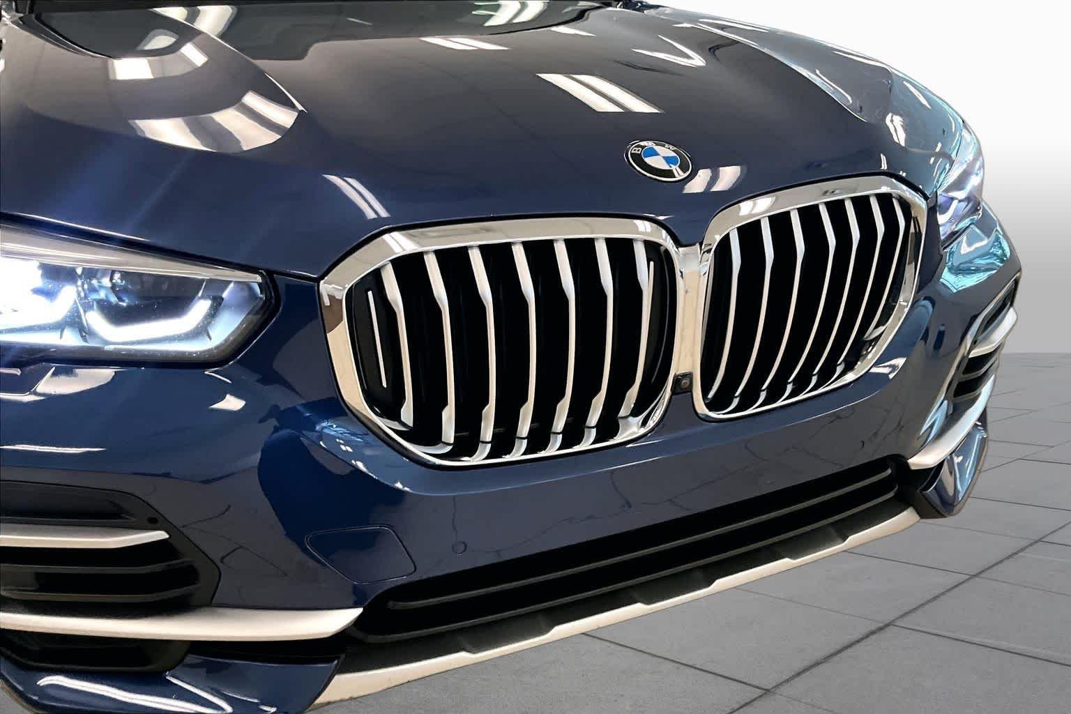 Used 2022 Phytonic Blue Metallic BMW sDrive40i image 29